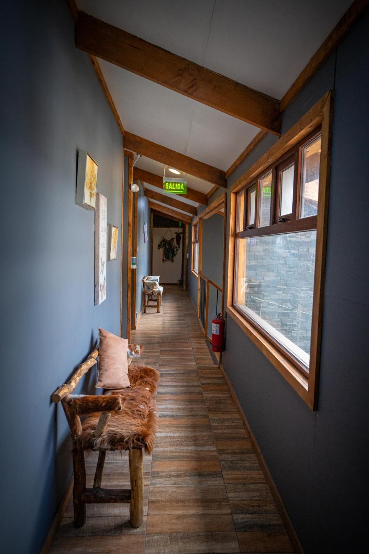 Apart Hotel Y Cabanas Valle Exploradores 푸에르토 트란퀼로 외부 사진
